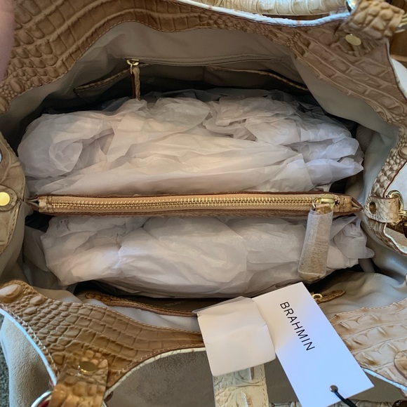 ***SOLD***Brahmin Elisa Satchel - Picture 4 of 4